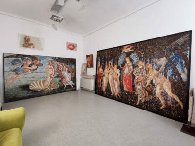 riproduzione a mosaico della Primavera e nascita della Venere di Botticelli